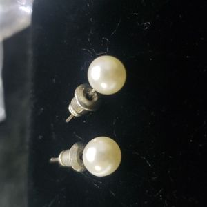 Vintage Pearl earring